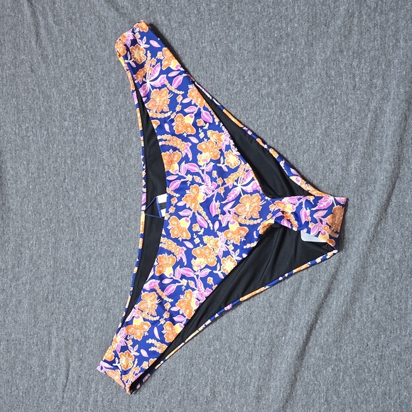 J.CREW FLORAL SWIM BOTTOM NWT - Picture 2 of 3